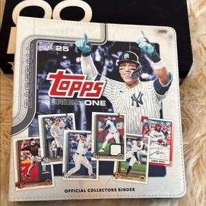 2025 Topps Series 1 Collectors Binder + Binder Pages